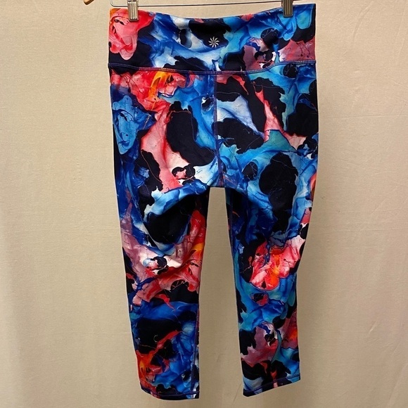 Athleta Chaturanga Capri Leggings  Blue Pink Abstract Cropped Womens Size Medium - Picture 8 of 8